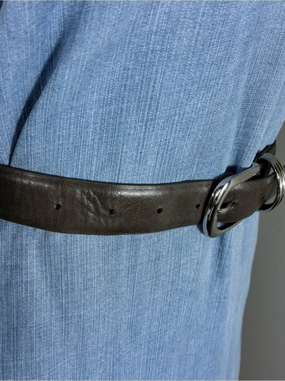 Womens belt Vince Camuto 40” long gray leather silver buckle plus triple ring